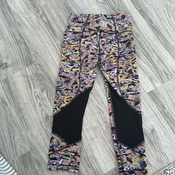 Lululemon crop leggings - Picture 2 of 4